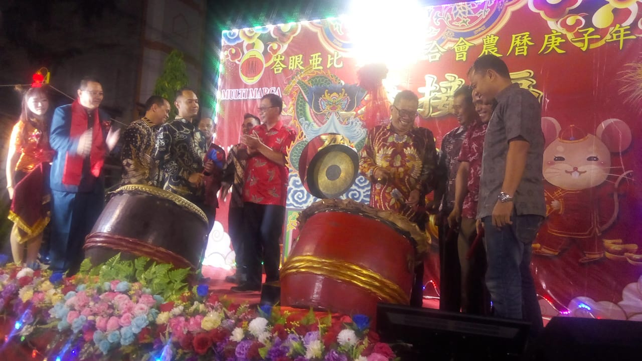 Dengan Pemukulan Gong, Bupati Rohil Membuka Perayaan Malam Tahun Baru Imlek 2571/2020