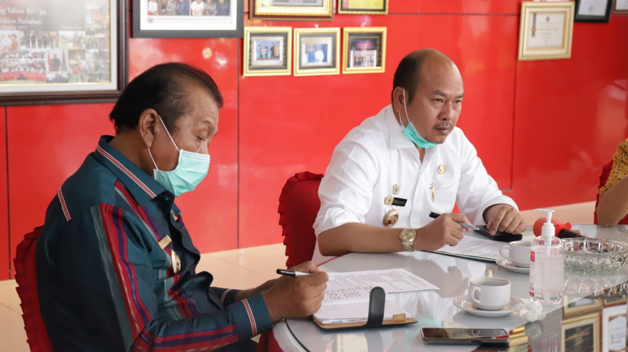 Bupati Taput Bersama Forkopimda Pimpin Rapat Penanganan Covid-19 di Taput