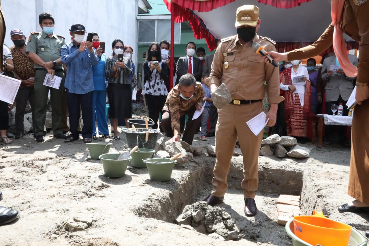 Bupati Taput Hadiri Peletakan Batu Pertama Pembangunan Gedung Jemaat Khusus GKPI Tarutung Kota