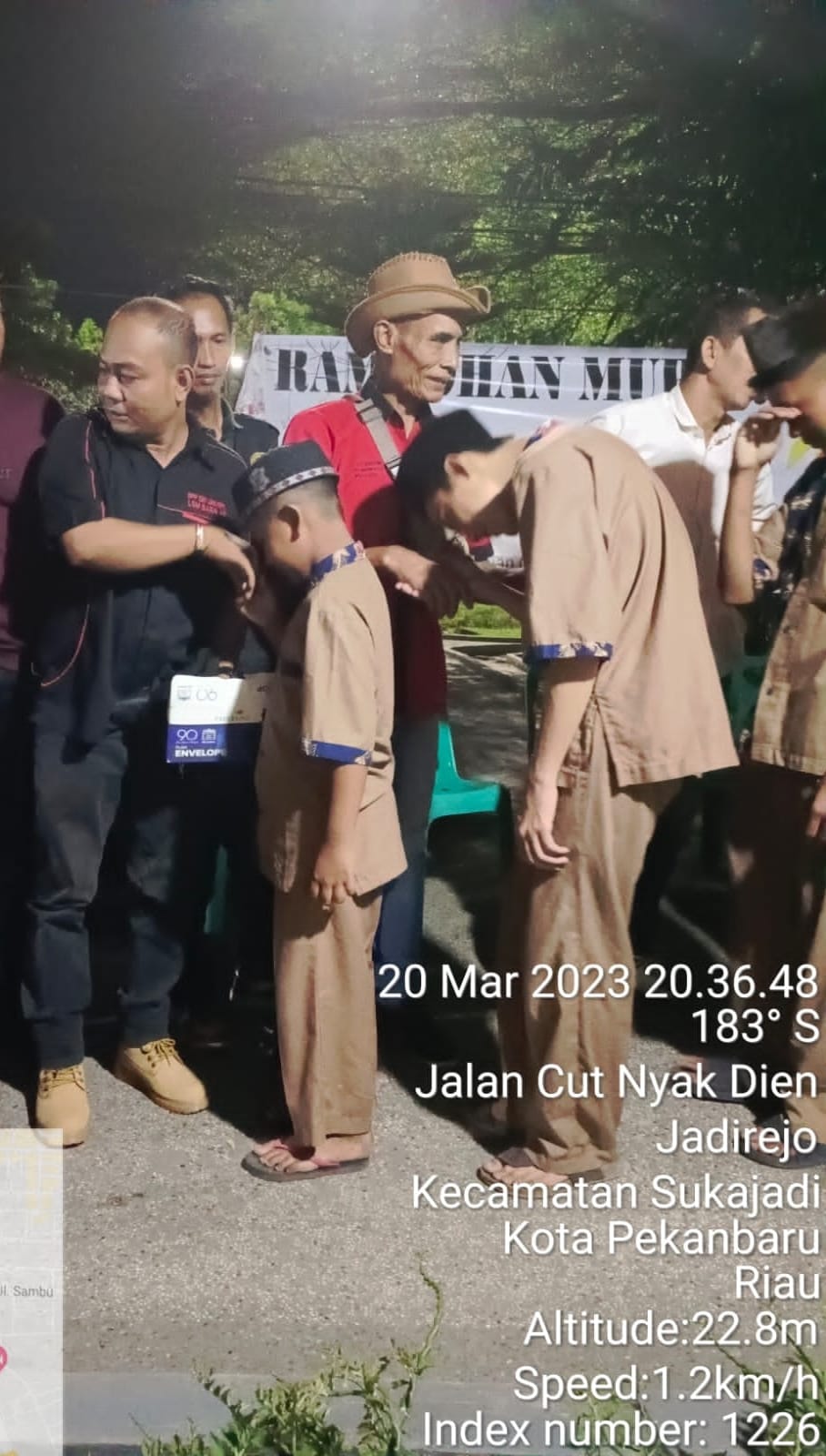 Aksi Mulia LSM BARA API Bagikan 100 Paket Sembako dan Santuni Anak Yatim