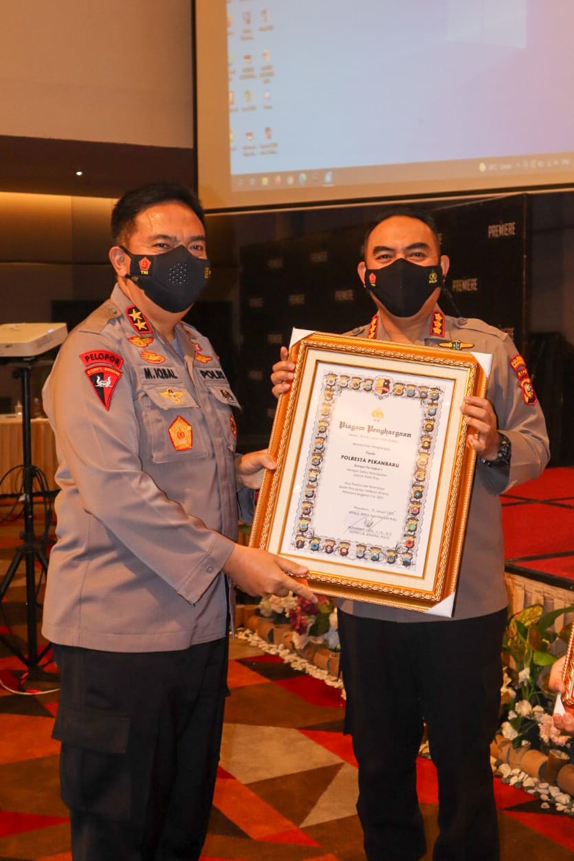 Polresta Pekanbaru Raih Penghargaan Satwil Dengan Capaian Nilai IKPA Terbaik Tahun Anggaran 2021