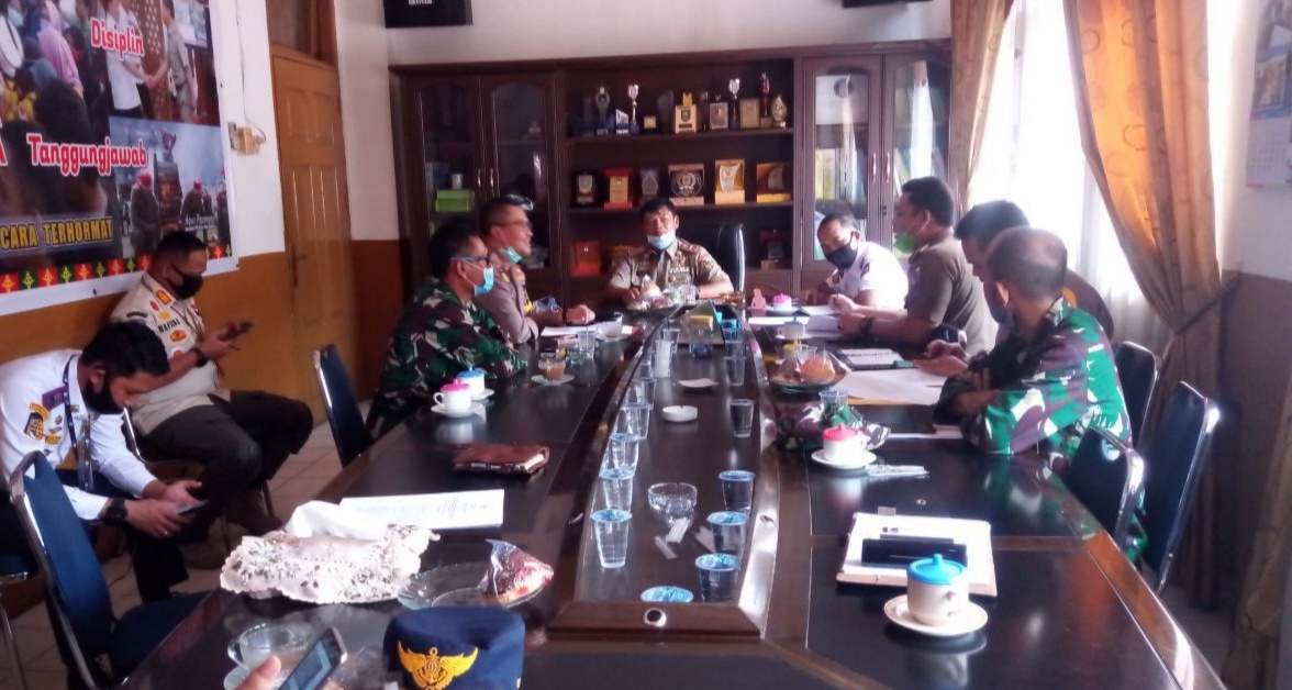 Dandim 0301/Pekanbaru Ikuti Rakor dan Evaluasi Tentang Perwako Pelaksanaan PSBB Kota Pekanbaru