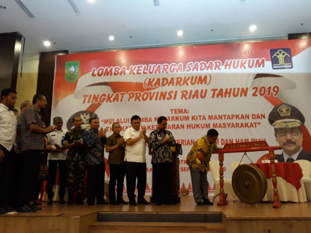 Pj Sekdaprov Membuka Acara Lomba KADARKUM Tingkat Riau Tahun 2019