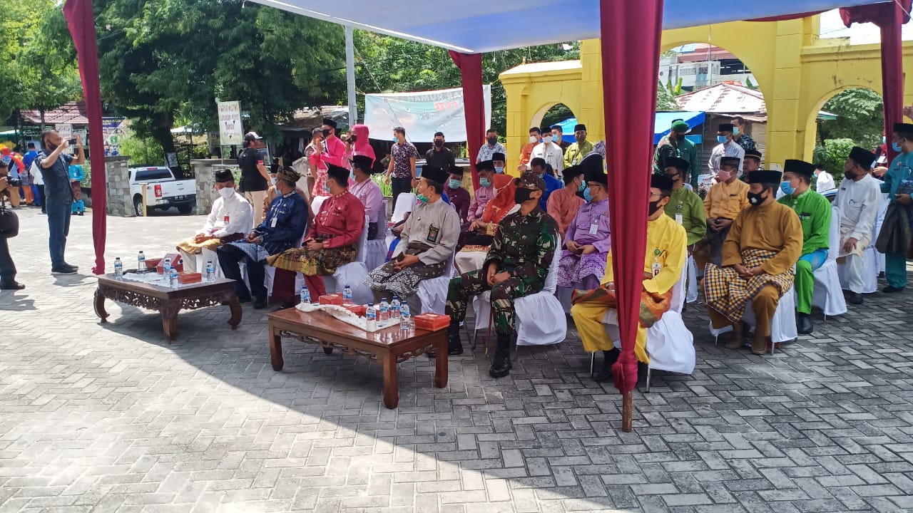 Hari Jadi Kota Pekanbaru Ke-246 Tahun 2020, Dandim 0301/PBR Bersama Forkopimda Melaksanakan Ziarah di Makam Pendiri Kota Pekanbaru