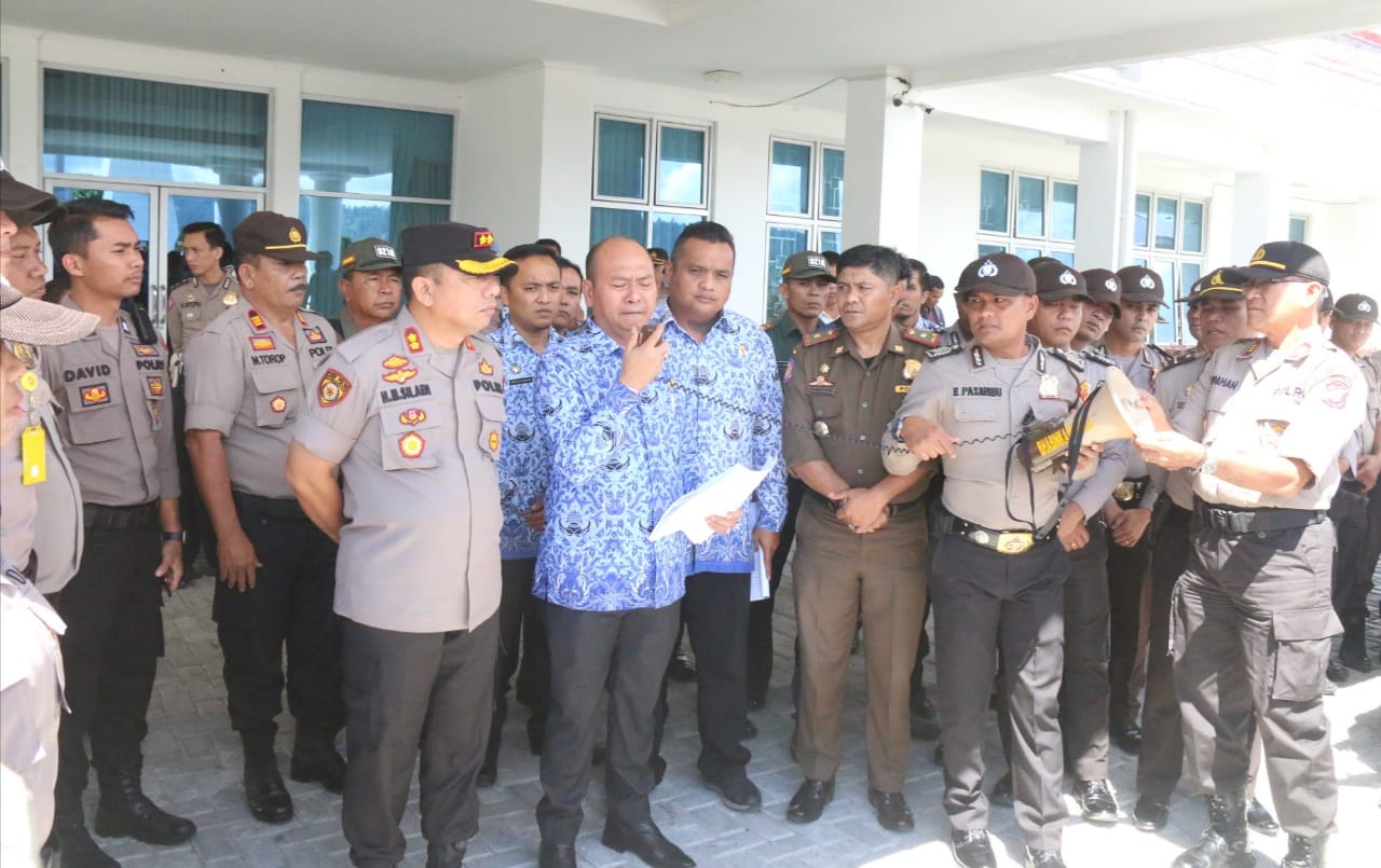 Bupati Taput Menerima Aspirasi Masyarakat Banuaji Kecamatan Adiankoting