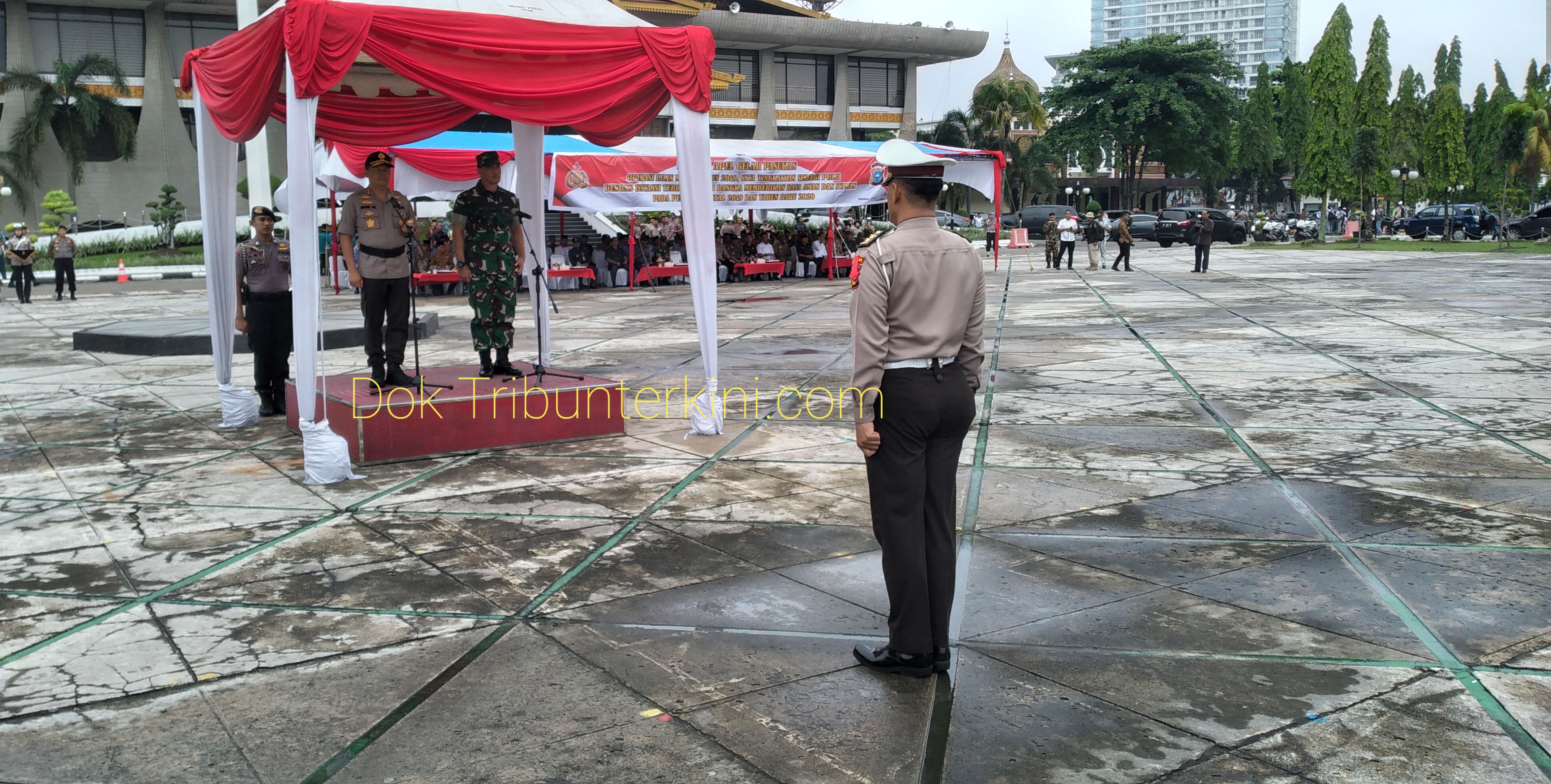 Kapolda Riau Pimpin Upacara Apel Gelar Pasukan Operasi Lilin Tahun 2019