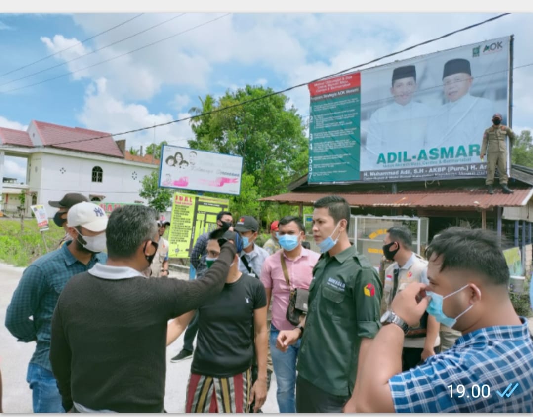 Diwarnai Aksi Protes dan Adu Argumen, Bawaslu Se-Provinsi Riau Tertibkan 11.890 Baliho dan Spanduk Calon Bupati/Walikota