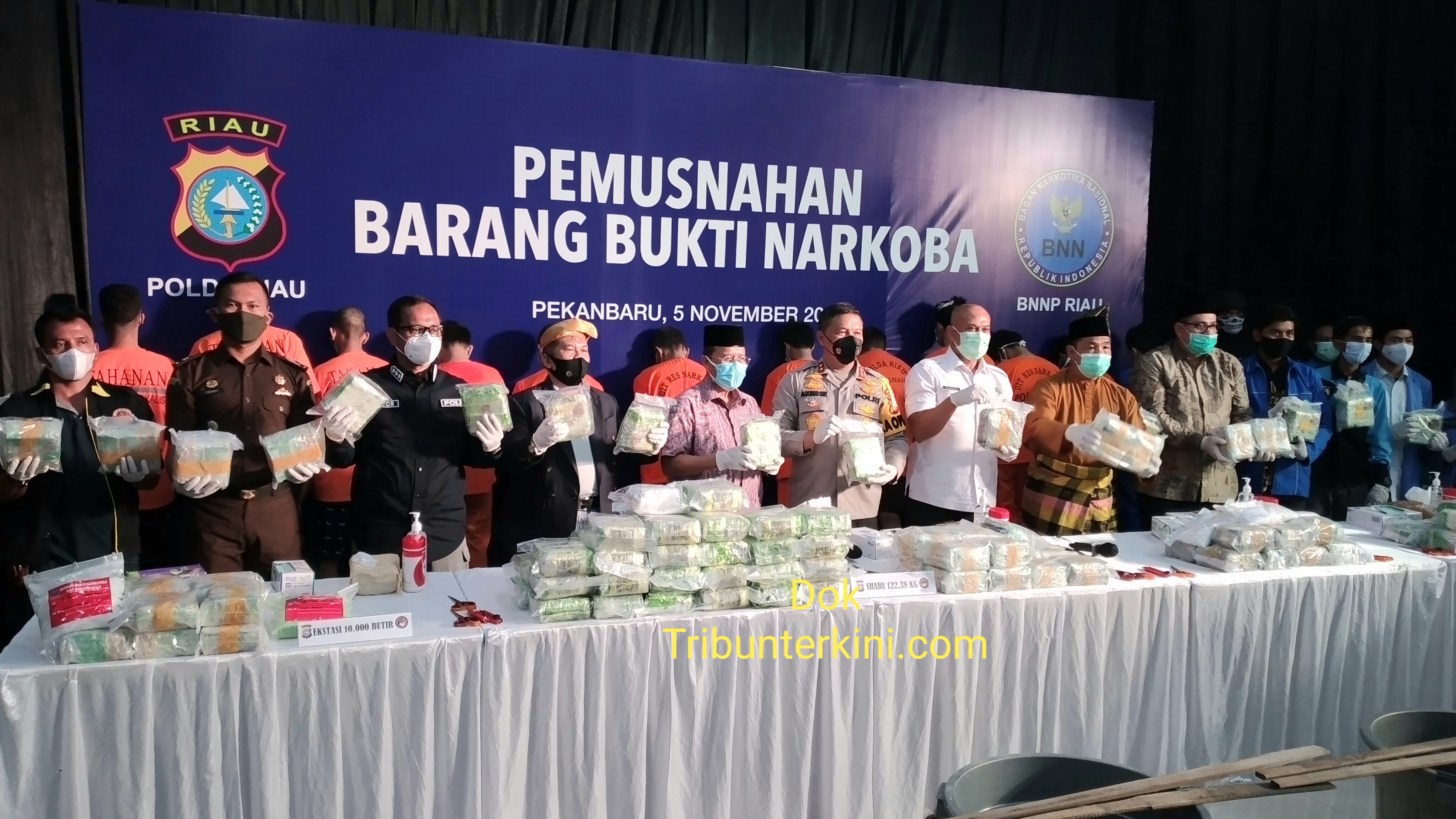 Buah Dari Sinergitas, Polda Riau Bersama BNNP Riau Musnahkan Barang Bukti 122 Kg Sabu dan 10.000 Ekstasi