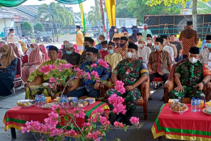 Jalin Silaturahmi, Babinsa Kodim 0301/Pekanbaru Hadiri Pembukaan MTQ Tingkat Kelurahan Simpang Tiga