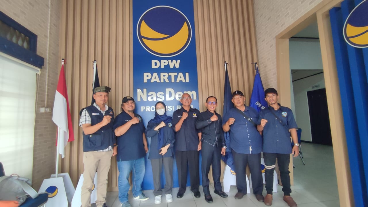 Tiga Pimpinan DPW Garpu NasDem Resmi Daftarkan Diri Jadi Bacaleg DPRD Riau