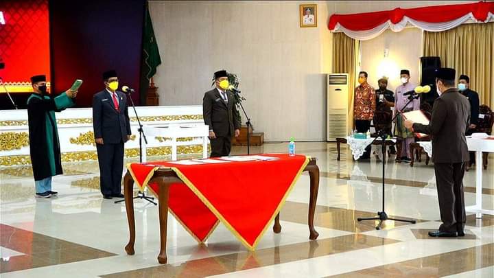 Gubri Melantik Sekaligus Pengambilan Sumpah Jabatan Kadishub Riau dan Kepala BPBD Riau