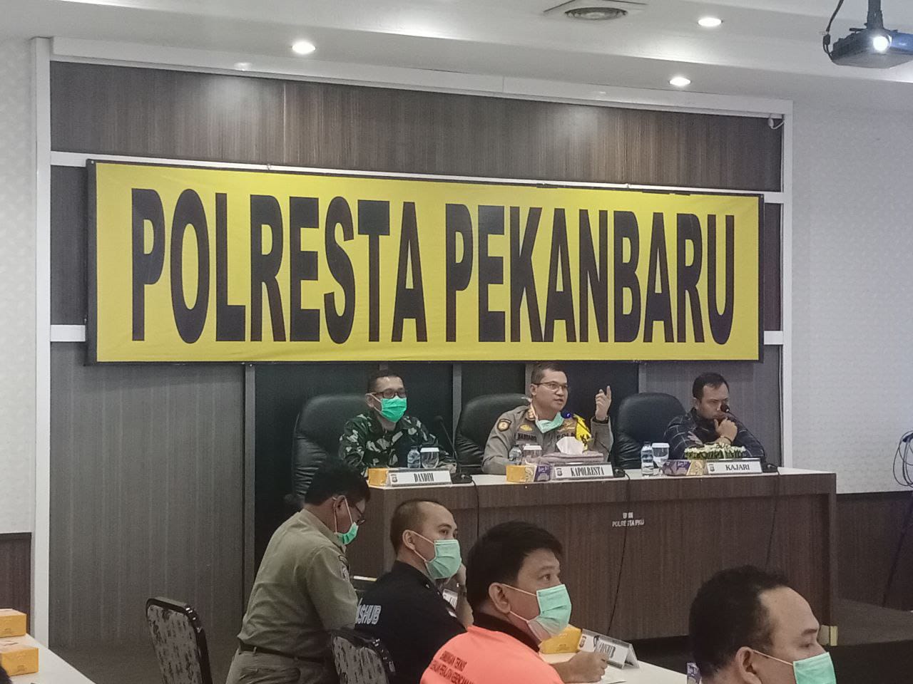 Dandim 0301/Pekanbaru Hadiri Rakor Dalam Rangka Pembahasan PSBB dan Rencana Operasi Kontijensi Aman Nusa II Penanganan Covid-19 Muara Takus Tahun 2020