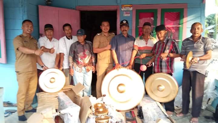 Dinsos Tubaba Salurkan Alat Musik Tradisional Lampung, Bantuan Kemensos RI 