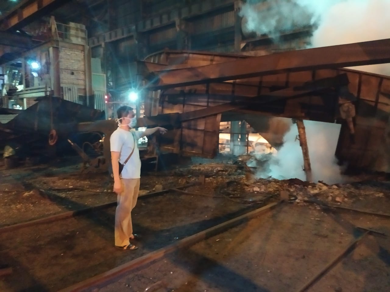 Terjadi Ledakan Tungku Peleburan Besi PT. RPS di Desa Baru Kecamatan Siak Hulu, Empat Orang Karyawan Alami Luka - Luka