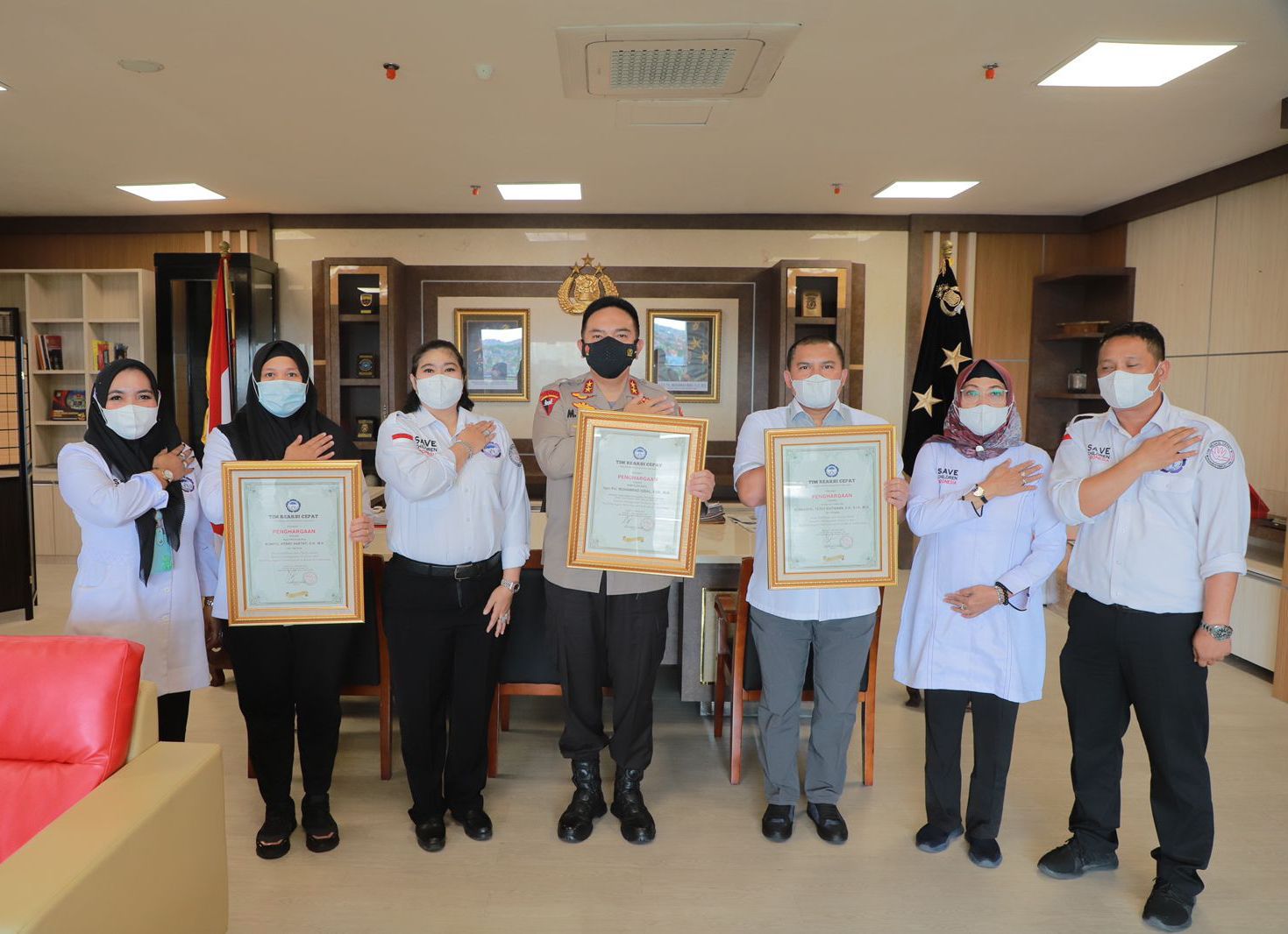 Membanggakan, Kapolda Riau Peroleh Penghargaan Dari TRC PPAI Karena Penanganan Kasus Anak Yang Sangat Baik