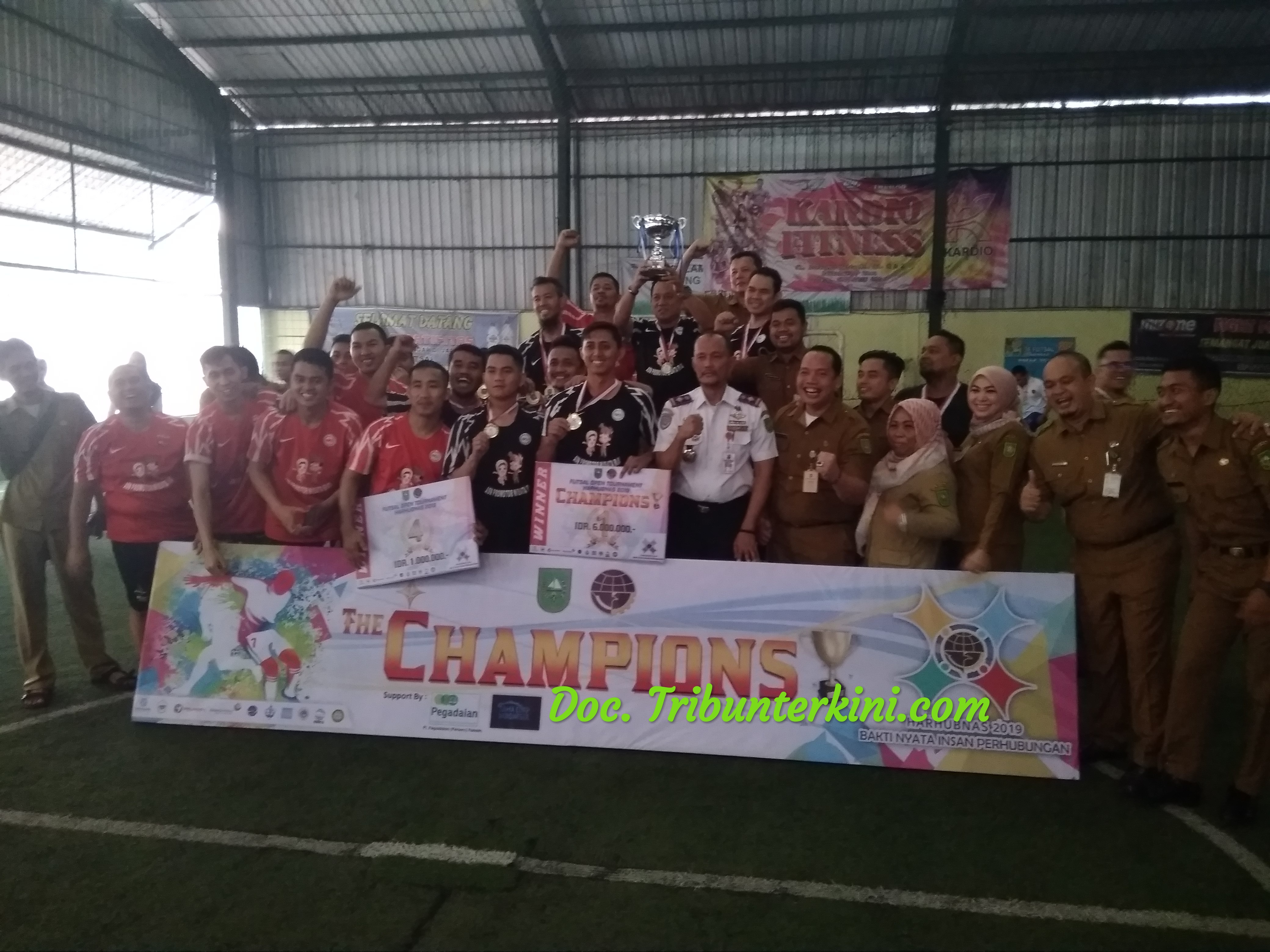 Team Futsal BKD Riau Menjadi Juara Satu Di Pertandingan Futsal Open Tournament Champions, Dalam Rangka Hari Perhubungan Nasional Tahun 2019