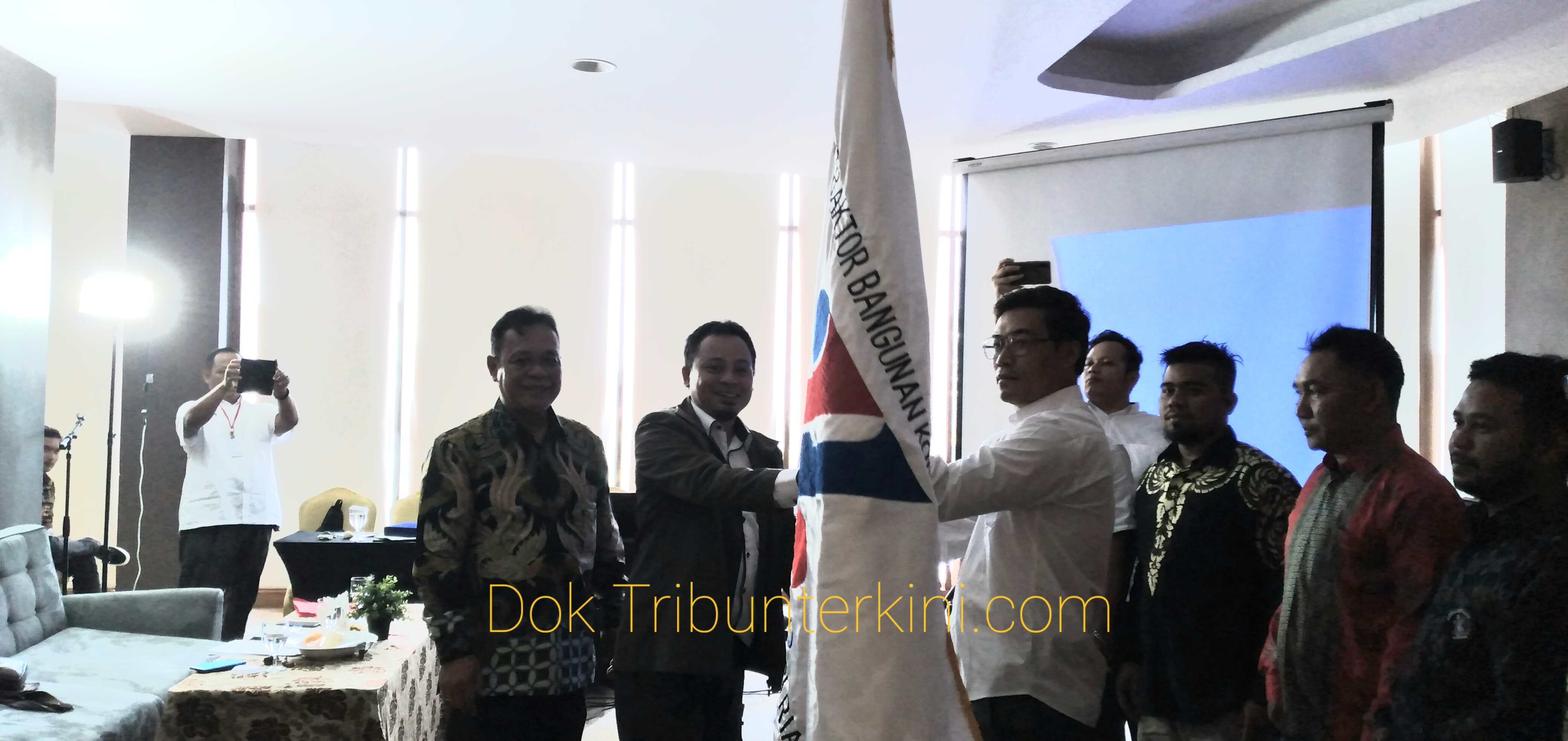 Rusdi Wandi Dilantik Sebagai Ketum AKBARINDO Provinsi Riau Periode 2019 - 2024