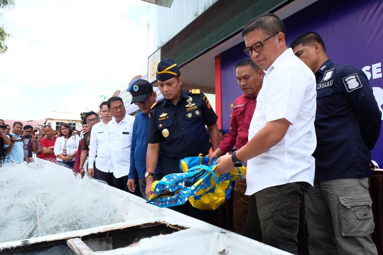 Polda Riau Berhasil Ungkap Kasus Penyelundupan Narkotika Jenis Sabu Jaringan Internasional Seberat 35 Kg