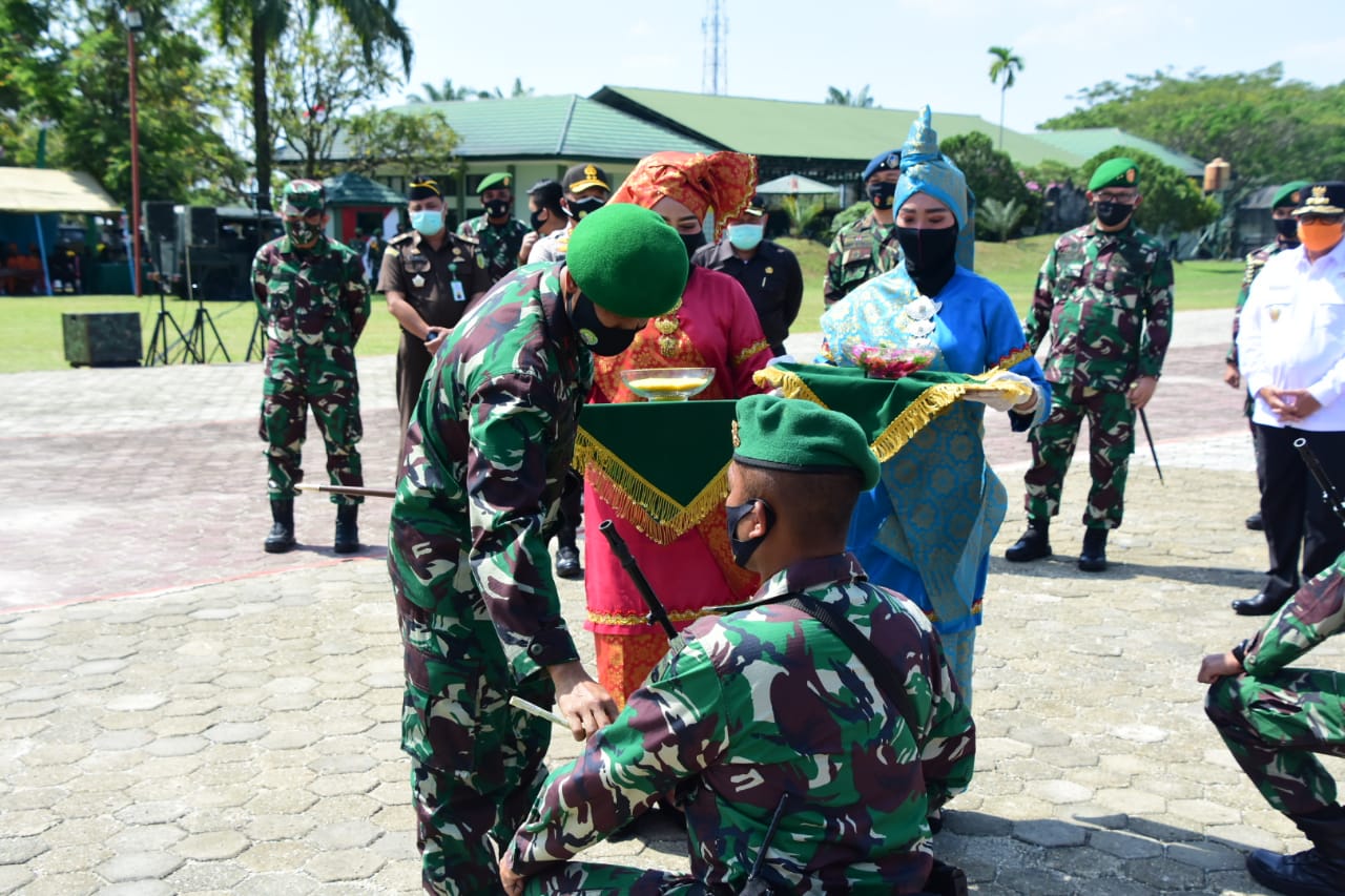 Bersama Pangdam, Danrem 031/WB Tepuk Tepung Tawar Satgas Pamtas RI-RDTL