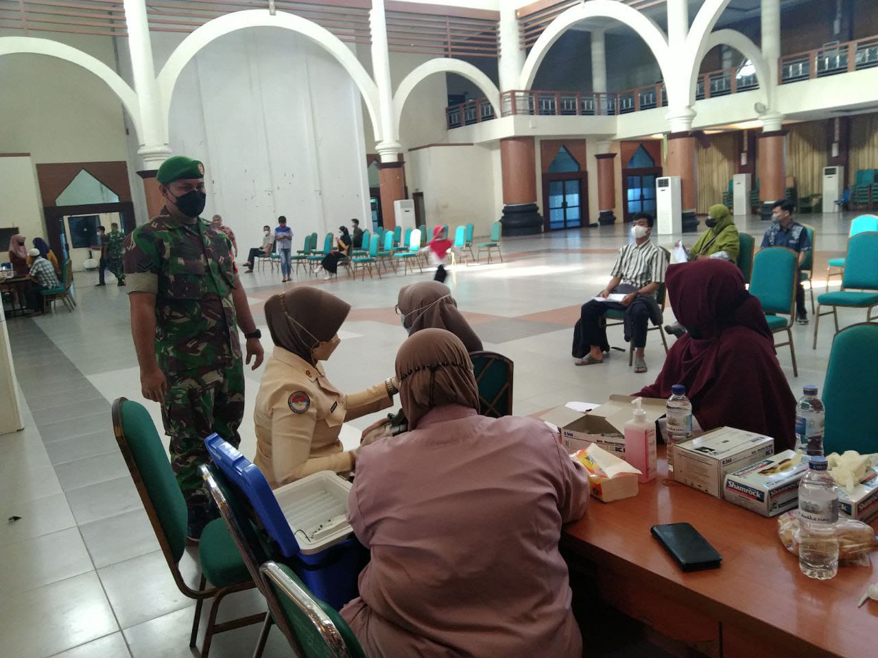 Babinsa Kodim 0301/PBR Monitor Pelaksanaan Vaksinasi Di Kampus UIN Suska Riau