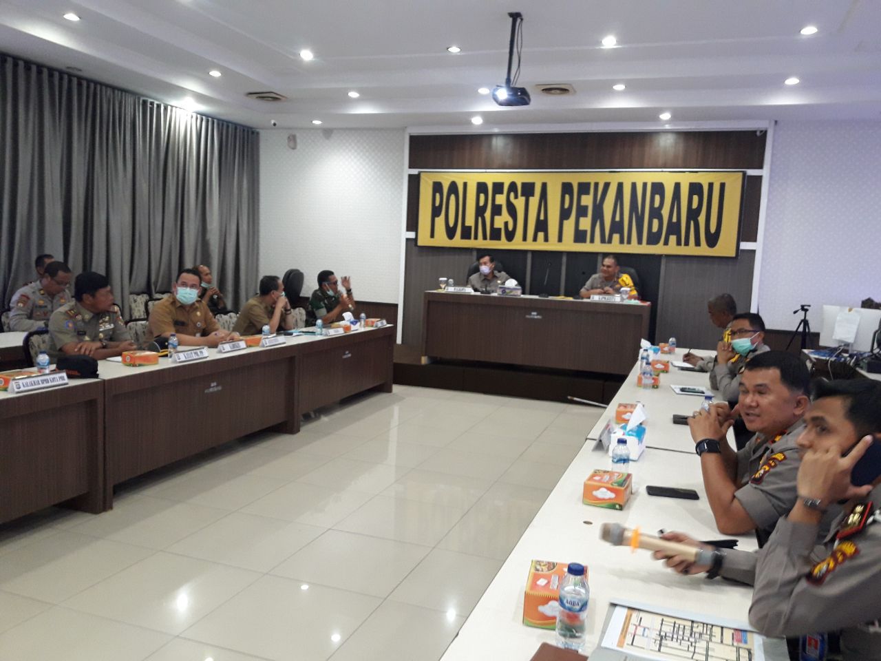 Dandim 0301/Pekanbaru Hadiri Rakor Dalam Rangka Gerakan Preventif Secara Masif dan Serentak Untuk Meminimalisir Tingkat Penyebaran Wabah Covid-19