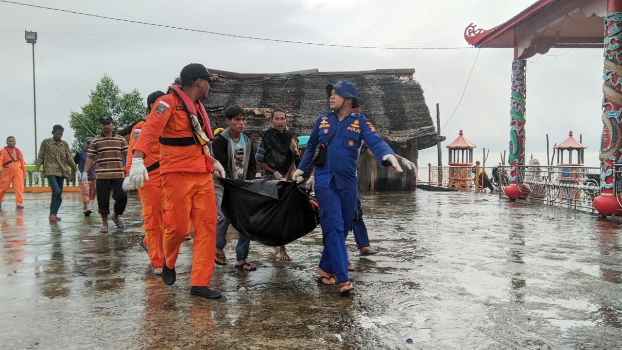 Seorang Nelayan Rohil Jatuh Kelaut Ditemukan Tak Bernyawa