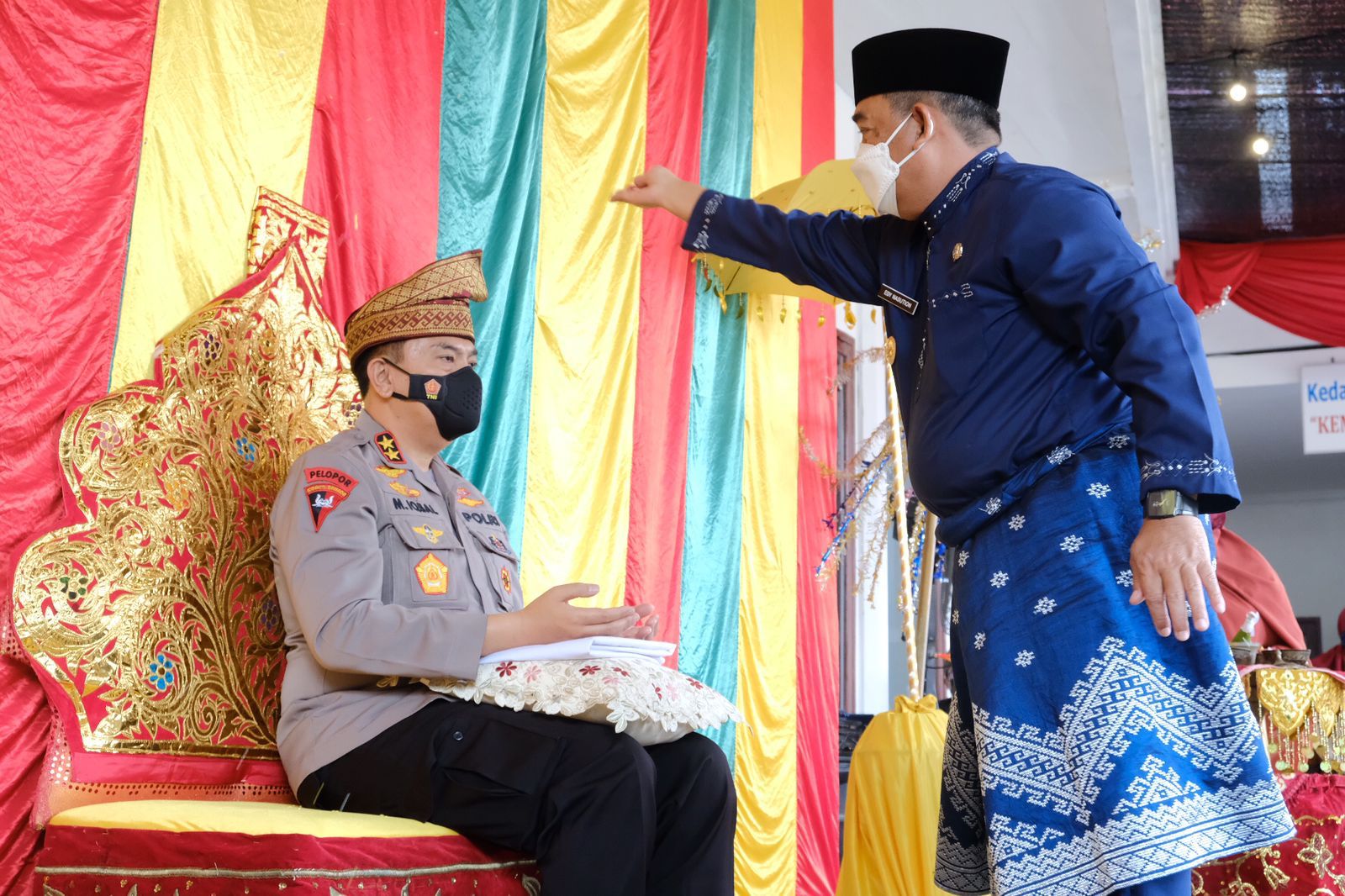 FKPMR Gelar Tradisi Tepuk Tepung Tawar Untuk Kapolda Riau Irjen Pol Mohammad Iqbal