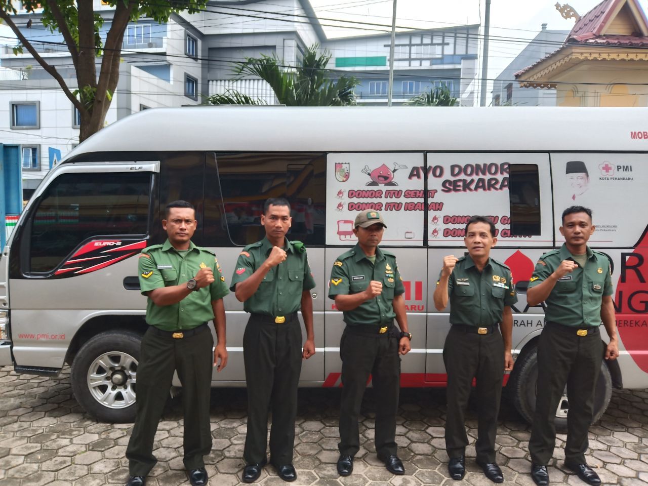 Menyemarakkan Hari Sumpah Pemuda dan Hari Pahlawan, Anggota Kodim 0301/Pekanbaru Ikut Berpatisipasi Kegiatan Donor Darah