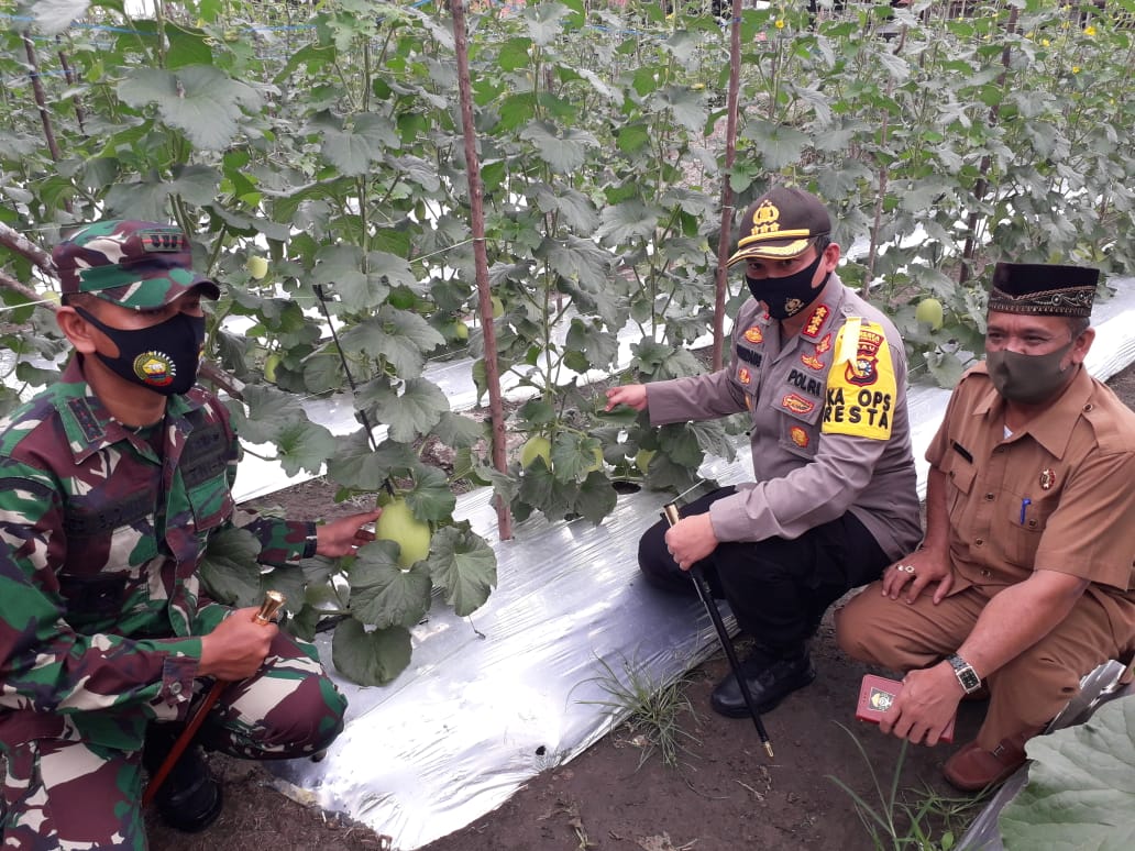 Dialog Interaktif Kabaharkam Polri Melalui Zoom Meeting di Area Jaga Kampung Perhentian Marpoyan Kota Pekanbaru