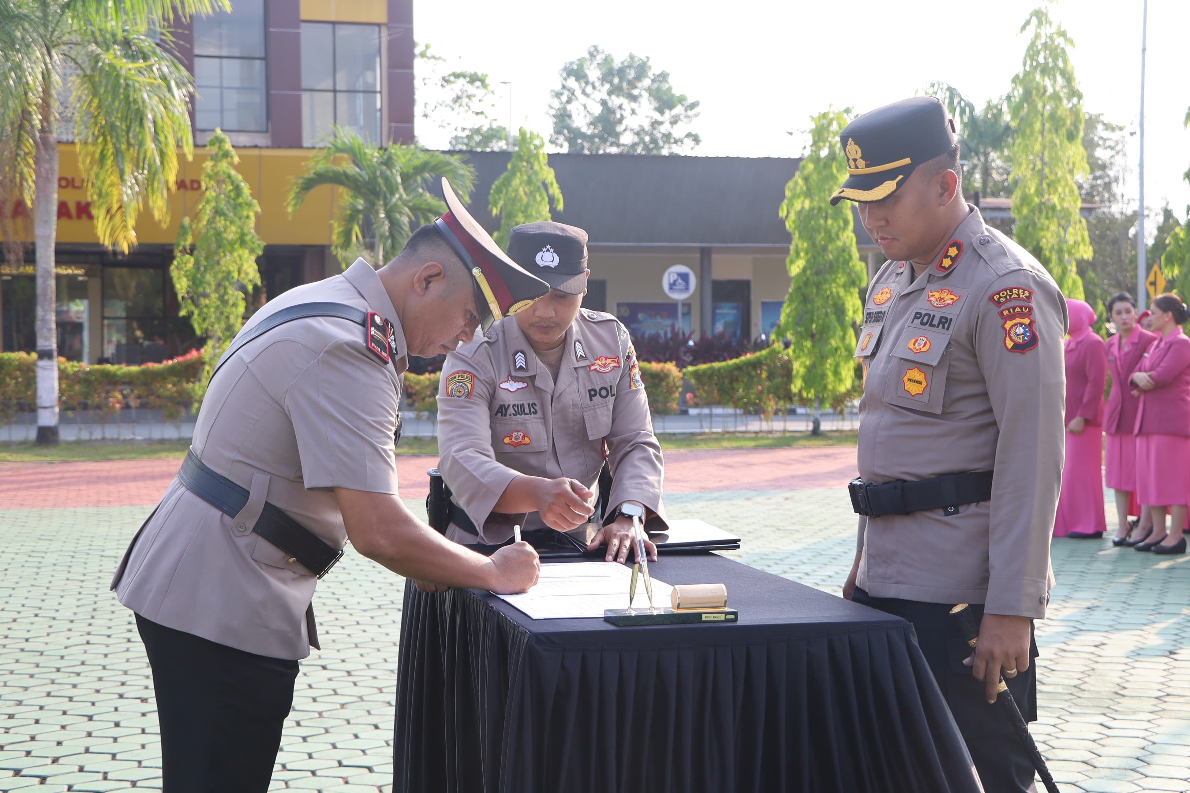 Rotasi Jabatan Di Polres Siak, Kapolres Tekankan Profesionalisme Dan Pelayanan Humanis