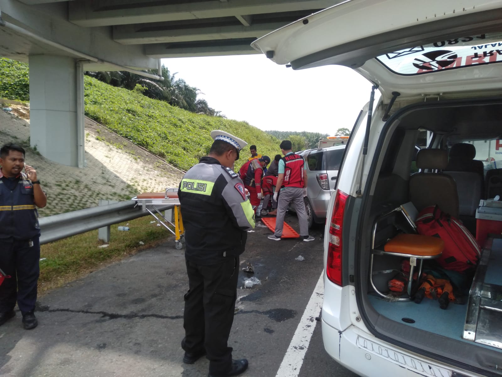 PJR Ditlantas Polda Riau Gerak Cepat Tangani Laka Lantas Ganda di Jalan Tol Permai, Satu Korban Meninggal Dunia