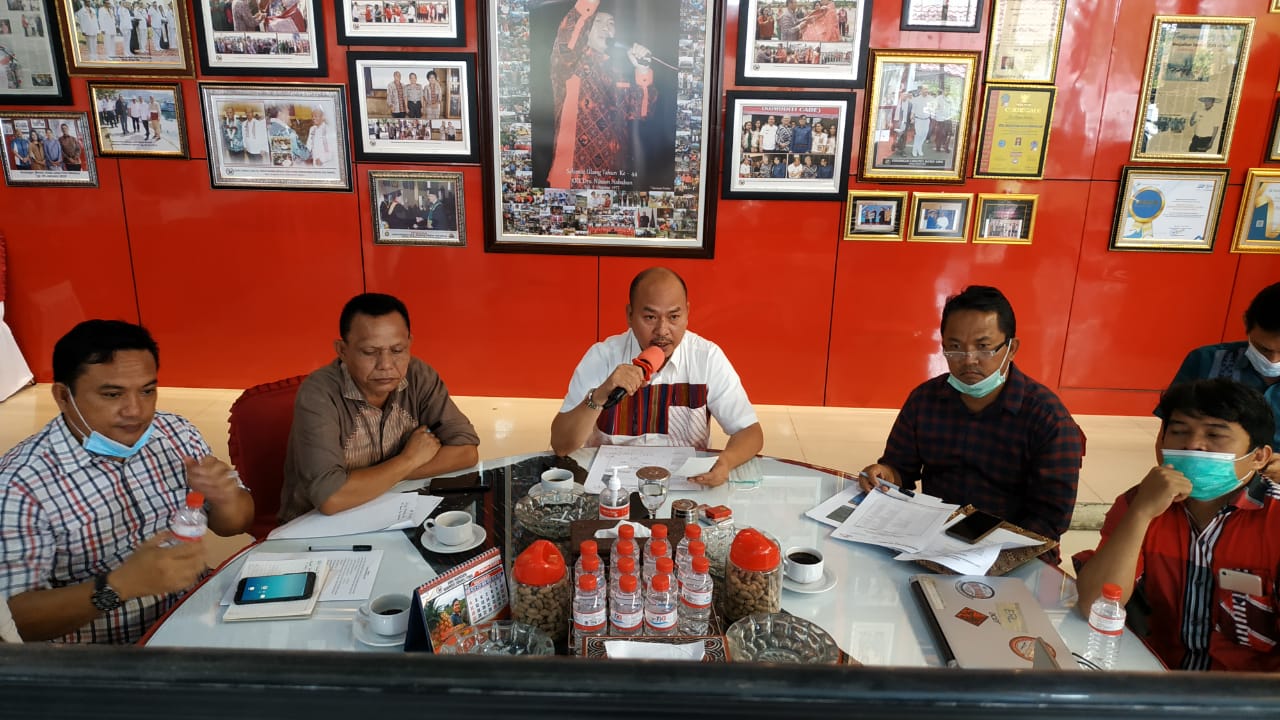 Bupati Taput Diskusi Tentang Pengembangan Kawasan Danau Toba dalam Konsultasi Publik Pertanahan di Kawasan Danau Toba Dengan Perkumpulan Gaja Toba Semesta Melalui Zoom Meeting