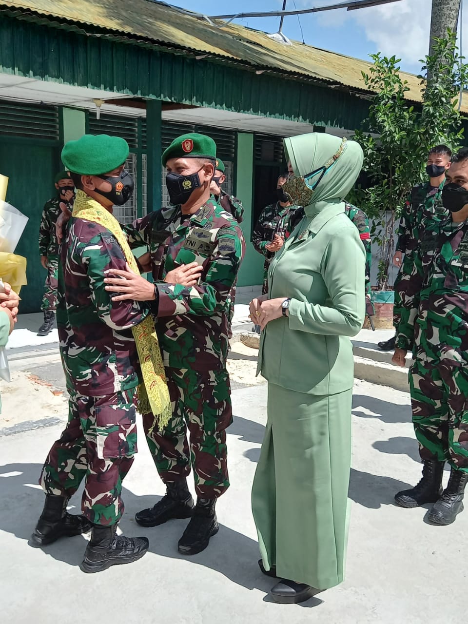 Ratusan Prajurit, PNS dan Persit Gelar Tradisi Lepas Sambut Dandim 0301/PBR