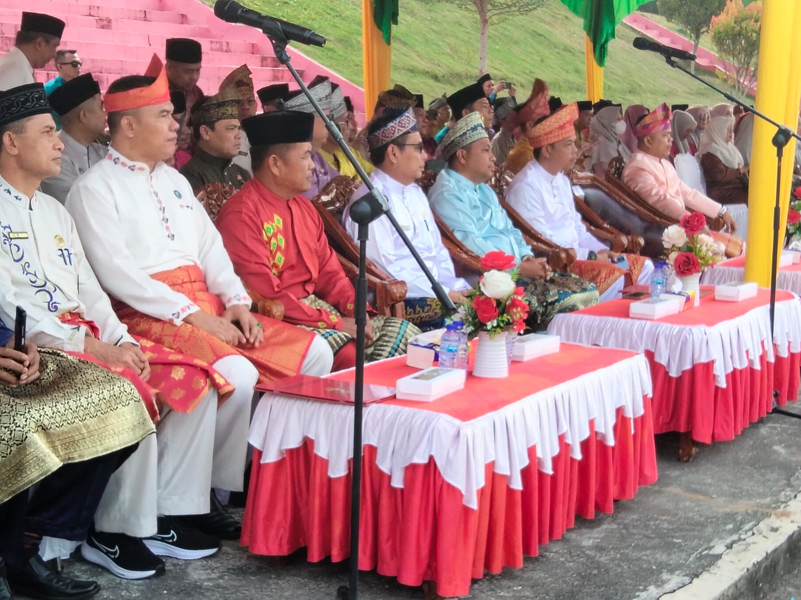Wabup Husni Thamrin Pimpin Upacara HUT Provinsi Riau Ke-69 di Lapangan Kantor Bupati Pelalawan