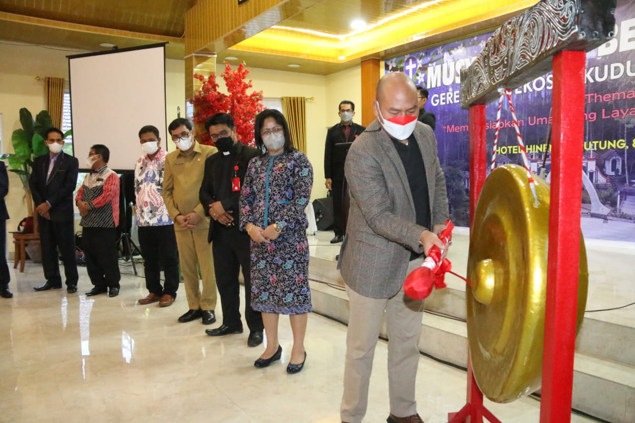 Bupati Taput Secara Resmi Buka Mubes V Sinode GEPKIN