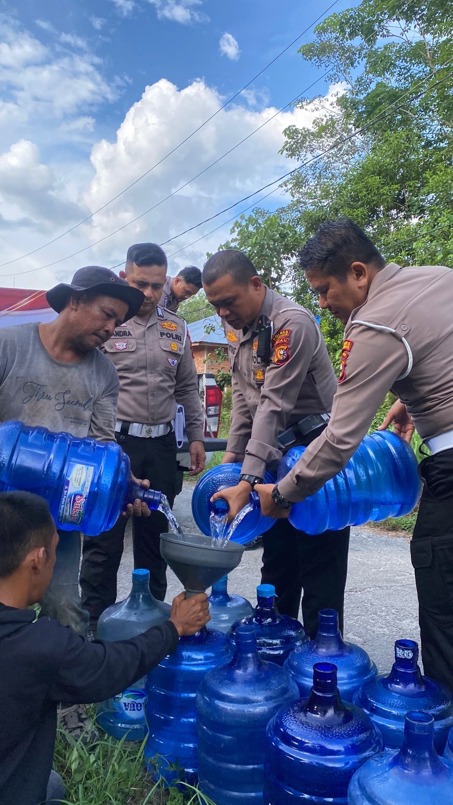 Hari Ini Polda Riau Salurkan 3.060 Paket Bansos Dan Hadirkan Berbagai Program Sosial Menjelang Hari Bhayangkara Ke-80 Tahun 2026