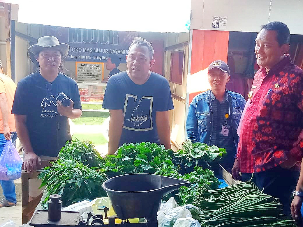 Bupati Tubaba bersama Kadis PUPR Tinjau Pasar Tradisional Pulung Kencana