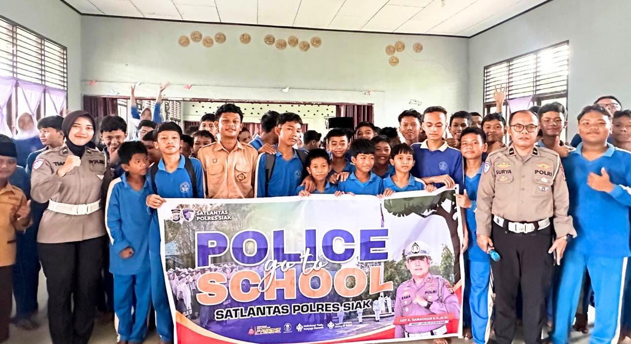 Satlantas Polres Siak Edukasi Pelajar Lewat Program Police Goes To School Bersama Tim ISDC Polda Riau