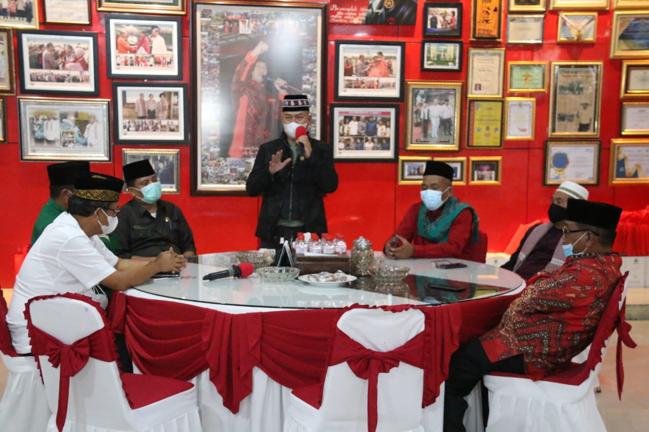 Bupati Taput Berbuka Puasa Dengan Alim Ulama dan Tim Safari Ramadhan Tapanuli Utara
