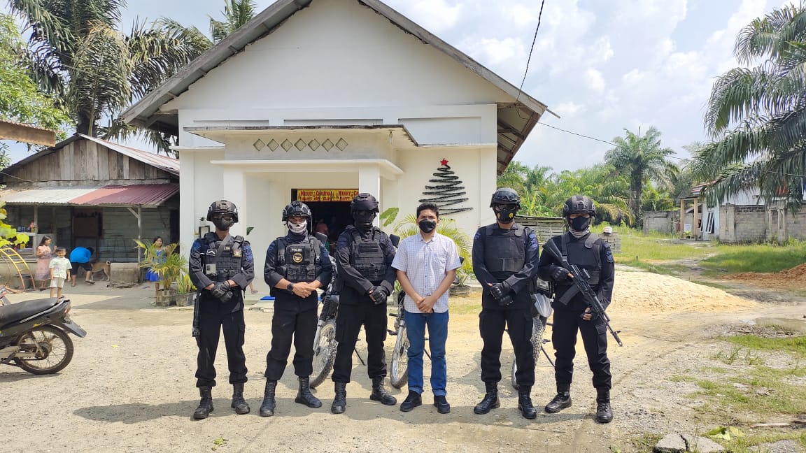 Batalyon B Pelopor Satuan Brimob Polda Riau Lakukan Patroli Harkamtibmas