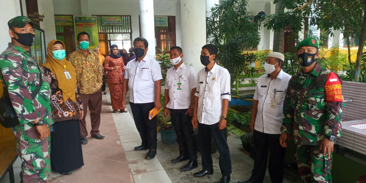 Babinsa Kodim 0301/Pekanbaru Laksanakan Pemantauan Pola Hidup Bersih di SD Negeri 23 Kelurahan Tanjung Rhu