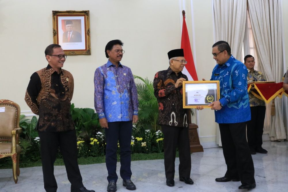 Wagubri Menerima Anugerah Keterbukaan Informasi Badan Publik 2019, Diserahkan Langsung Wakil Presiden RI