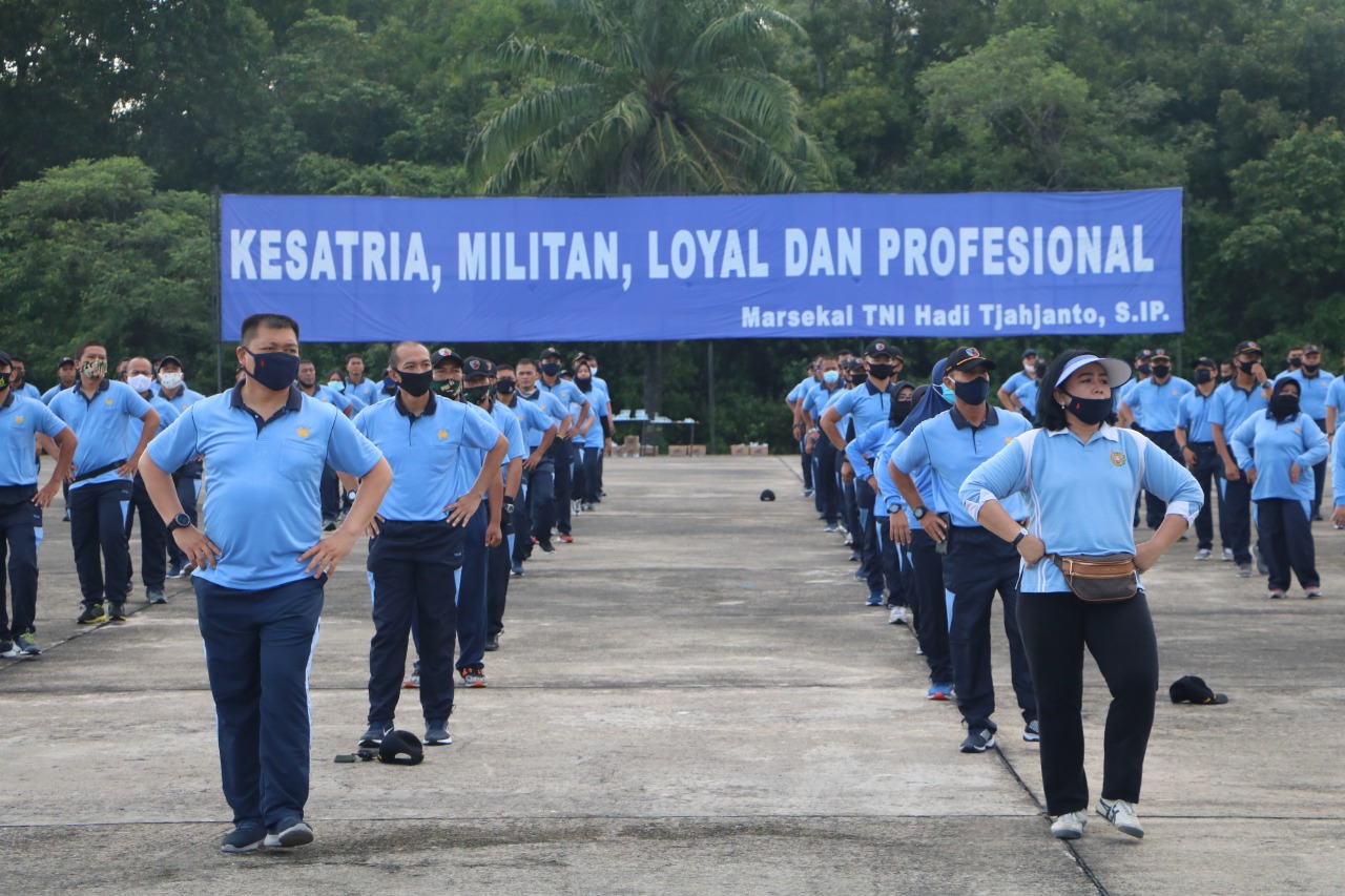 Dalam Kegiatan Olah Raga Bersama, Danlanud RSN Bagikan Ratusan Doorprize