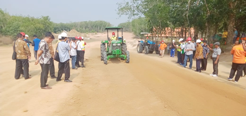 Keren! Dinas PUPR Tubaba Gelar Testimoni Teknologi Soil Stabilizer