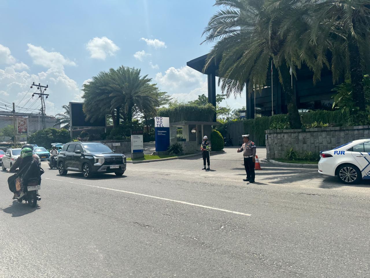 Patroli Beat Ditlantas Polda Riau, Hadir Di Jam Rawan Demi Kelancaran Lalu Lintas Pekanbaru