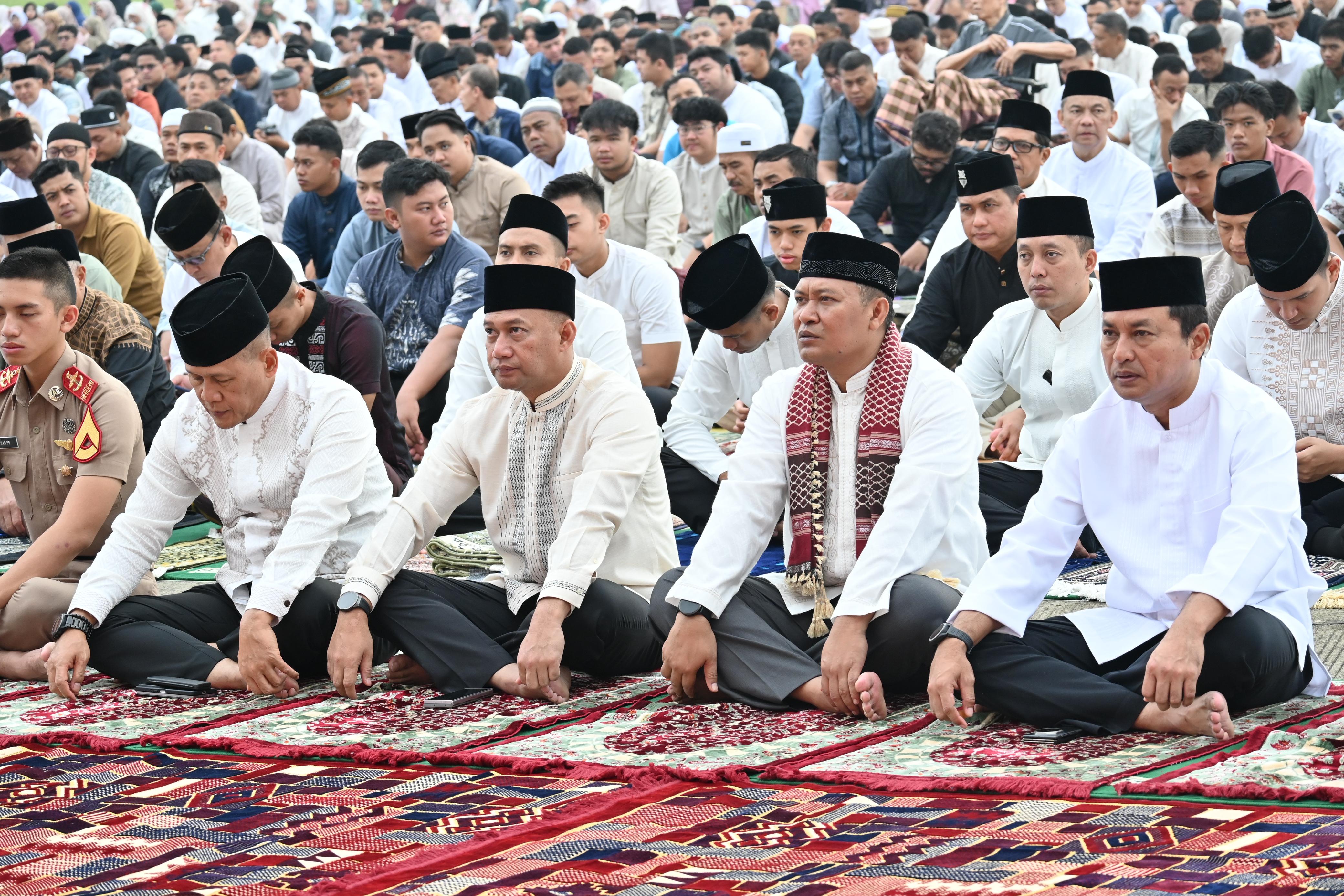Pangkodau I Dampingi Kasau  Laksanakan Shalat Idul Fitri 1447 H