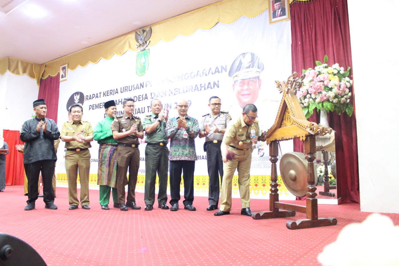 Wagubri Membuka Raker Urusan Penyelenggaraan Pemerintah Desa dan Kelurahaan Provinsi Riau Tahun 2019