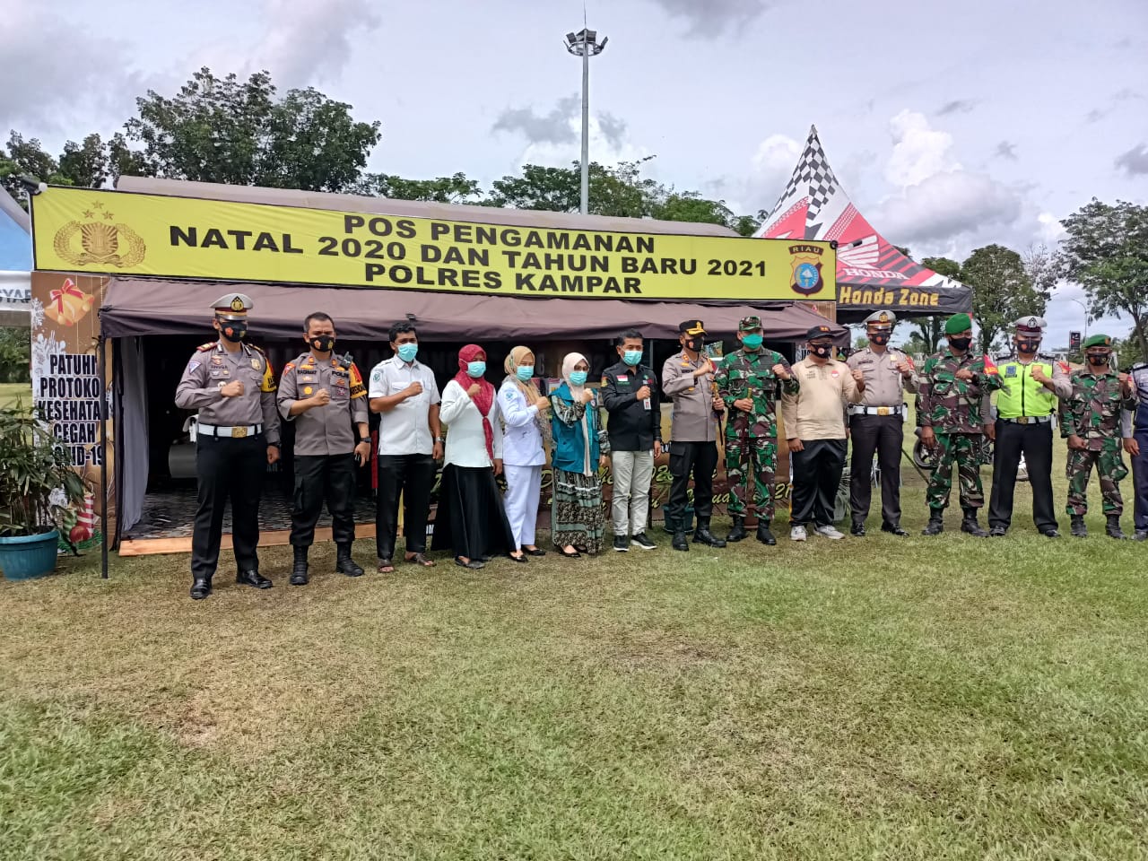 Kapolres Kampar Bersama Dandim 0313/KPR Kunjungi Pospam Ops Lilin Lancang Kuning 2020 di Lapangan Merdeka Bangkinang