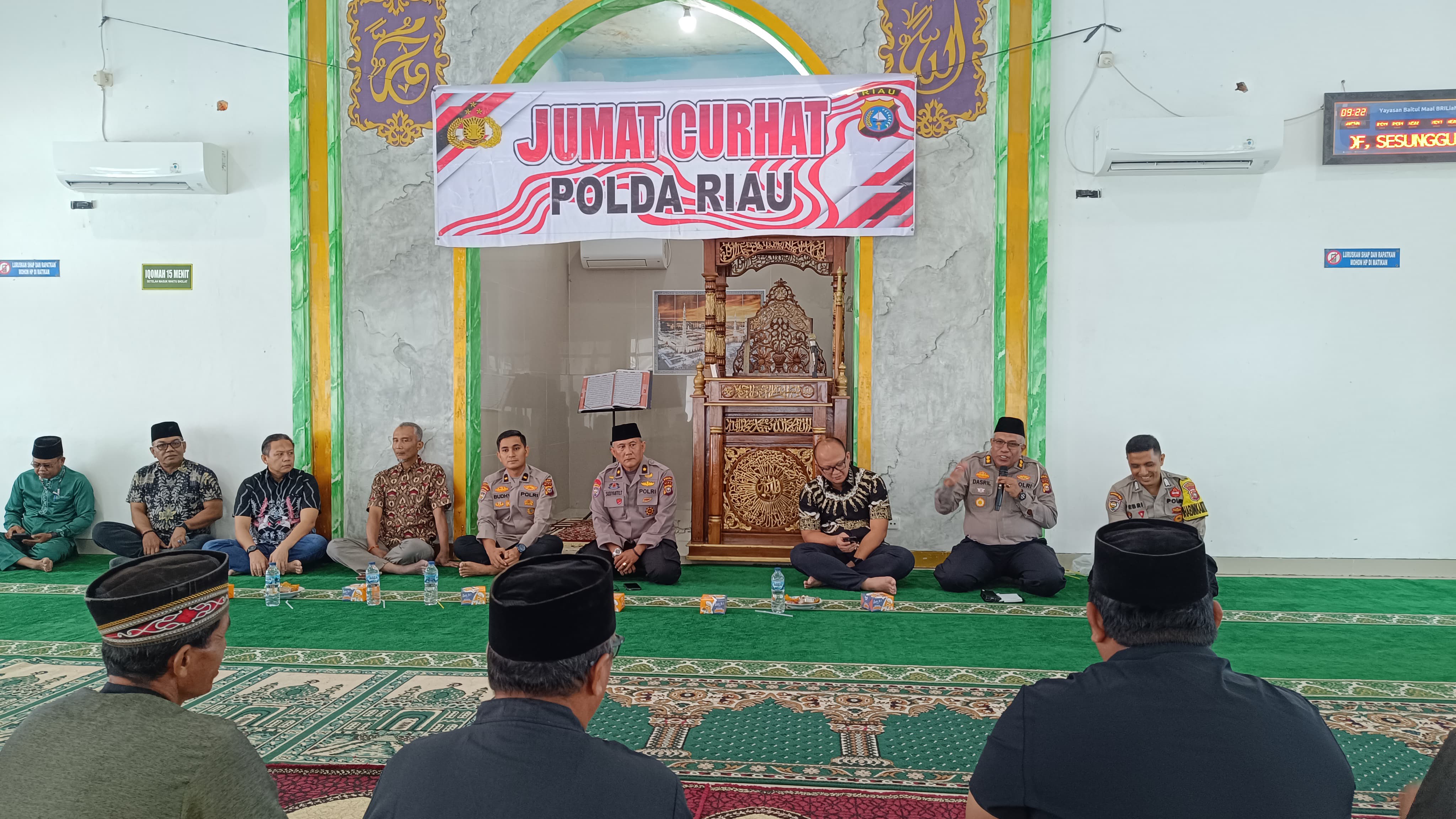 Polda Riau Gelar Jumat Curhat Di Tenayan Raya, Sekaligus Sosialisasikan Operasi Patuh Lancang Kuning 2025