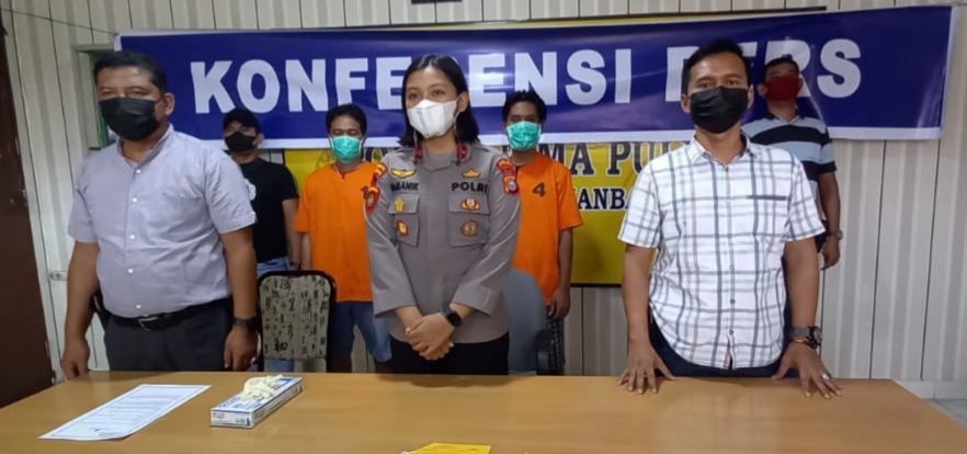 Temukan Narkotika Jenis Pil Ekstasi Saat Giat Operasi Pekat, Tim Bono Dit Samapta Polda Riau Dibackup Polsek Lima Puluh Amankan Dua Karyawan Cafe